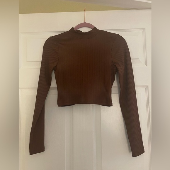 Keyhole back brown tee - Picture 2 of 6